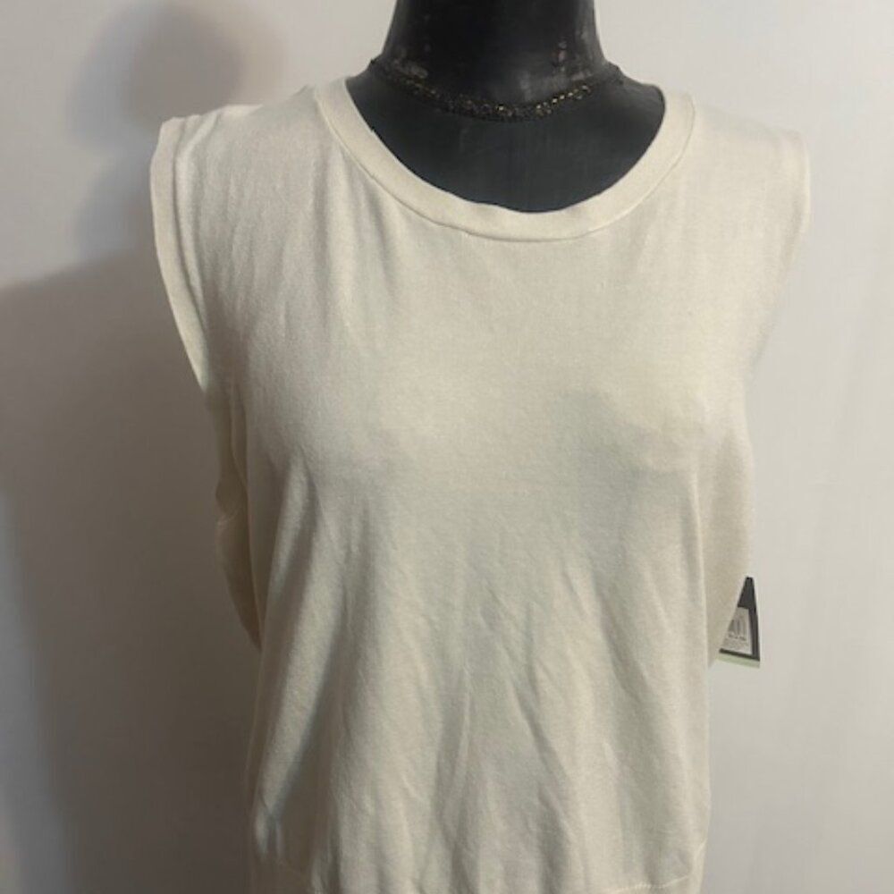 Merona Buff White sleeveless sweater, size 24/26
